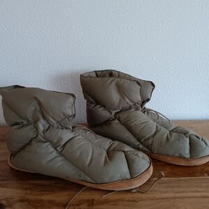 Vintage Eddie Bauer Goose Down Quilted Puffy Slippers with Leather Sole